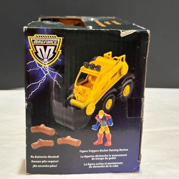 TOYS R US MAGFORCE TERRAIN LOADER 7" TOY VEHICLE MAGNETIC TECHNOLOGY W/ FIGURES - Picture 8 of 8